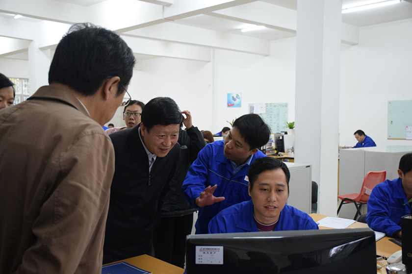 工信部及省市區(qū)各級(jí)領(lǐng)導(dǎo)蒞臨我公司考察、參觀